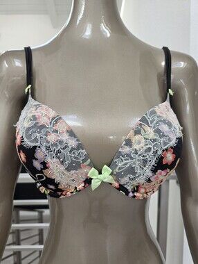 Victoria's Secret Floral Lace Push-Up Bra Size 38C NEW